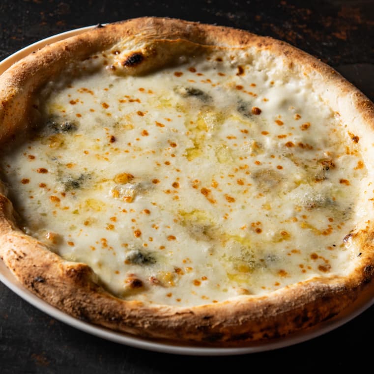 Pizza 5 loại phô mai nhà làm